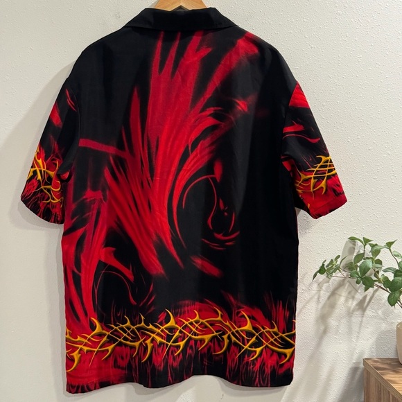 C-Two Men’s XL Black Red Tribal Flame Fire Print Button Down Shirt Y2K Bowling - Picture 2 of 6